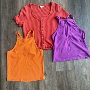 La Miel set of 3 tops. Women’s size large and medium.
Great used condition!